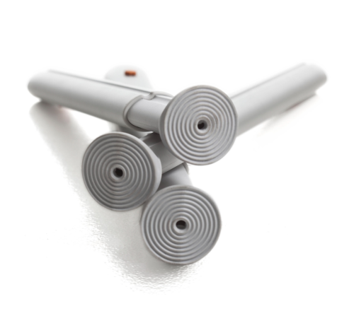 Etac Swift Commode douche-/toiletstoel (ingezoomd op de flexibele doppen onder de poten)