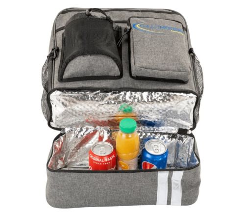 MultiMotion luxe rolstoeltas en rugzak - koelvak geopend met wat blikjes drinken erin ter illustratie