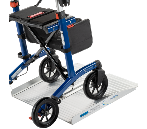 MultiMotion opvouwbare oprijplaat aluminium - 61 cm (afgebeeld met een rollator)