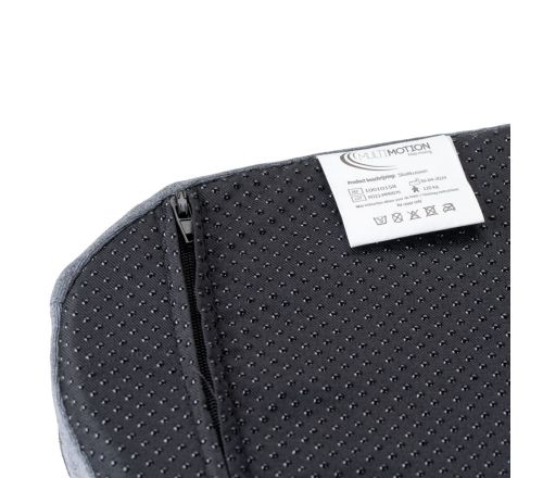 MultiMotion Stuitkussen (ingezoomd op het label en de anti-slip onderzijde)
