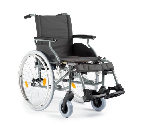 MultiMotion M6 rolstoel - 45 cm zitbreedte (vooraanzicht)