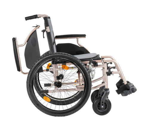MultiMotion M10 rolstoel - Champagne - 45 cm zitbreedte (met een armleuning omhoog geklapt)