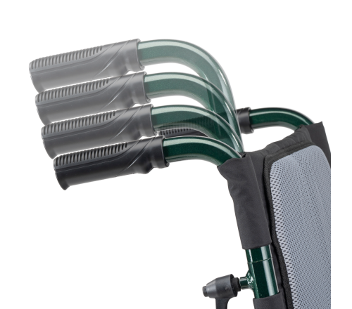 MultiMotion M10 rolstoel - Groen - 50 cm zitbreedte (illustratie van de duwhandvatten die in hoogte versteld worden)