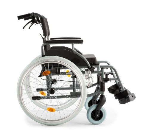 MultiMotion M5 rolstoel - 45 cm zitbreedte (zijaanzicht)