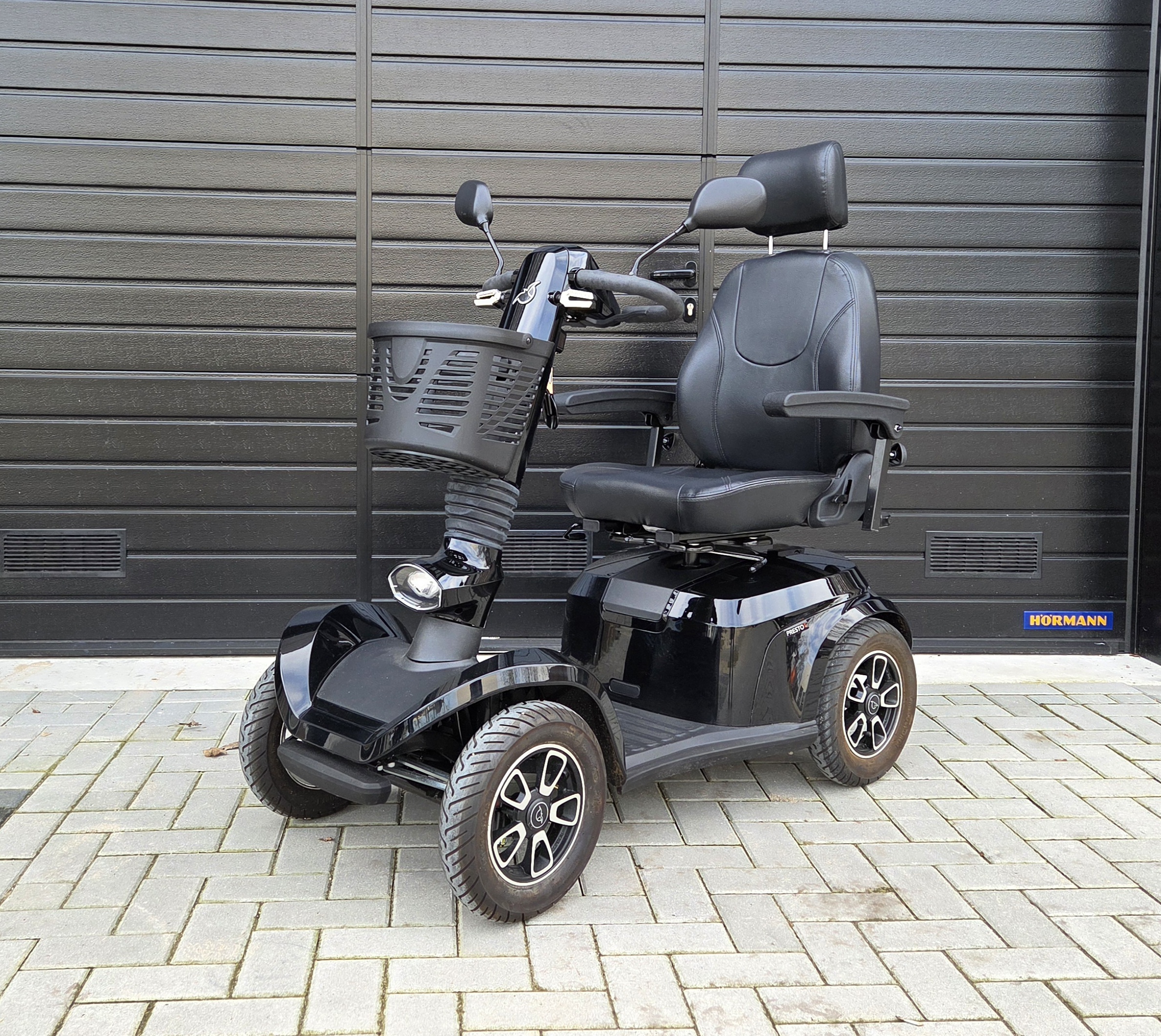 Bij Thuiszorgwinkel Veenendaal kunt u terecht voor de aanschaf van een nieuwe en gebruikte scootmobiel